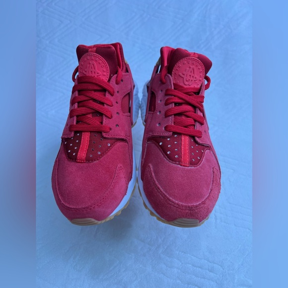 41: Nike Womens Air Huarache Run SD Gym Red/ Gym Red- Speed Red Size: 6 - Picture 5 of 9